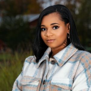 Meet your Posher, Jonisha